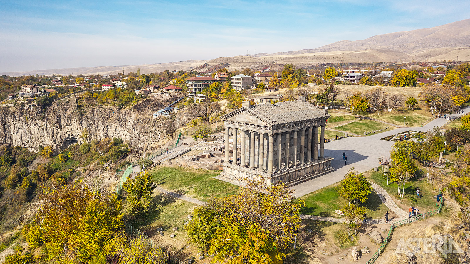 De Garni-tempel op de Romeinse site werd gebouwd door de Armeense koning Tiridate na zijn kroning door keizer Nero in Rome