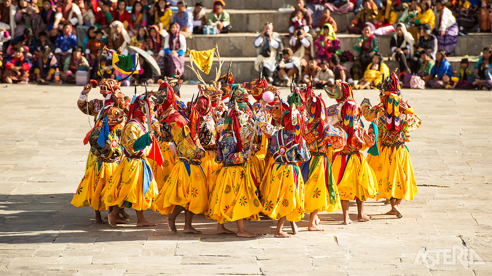 Het  Thimphu Festival is  kleurrijk en gevarieerd festival met dans en muziek