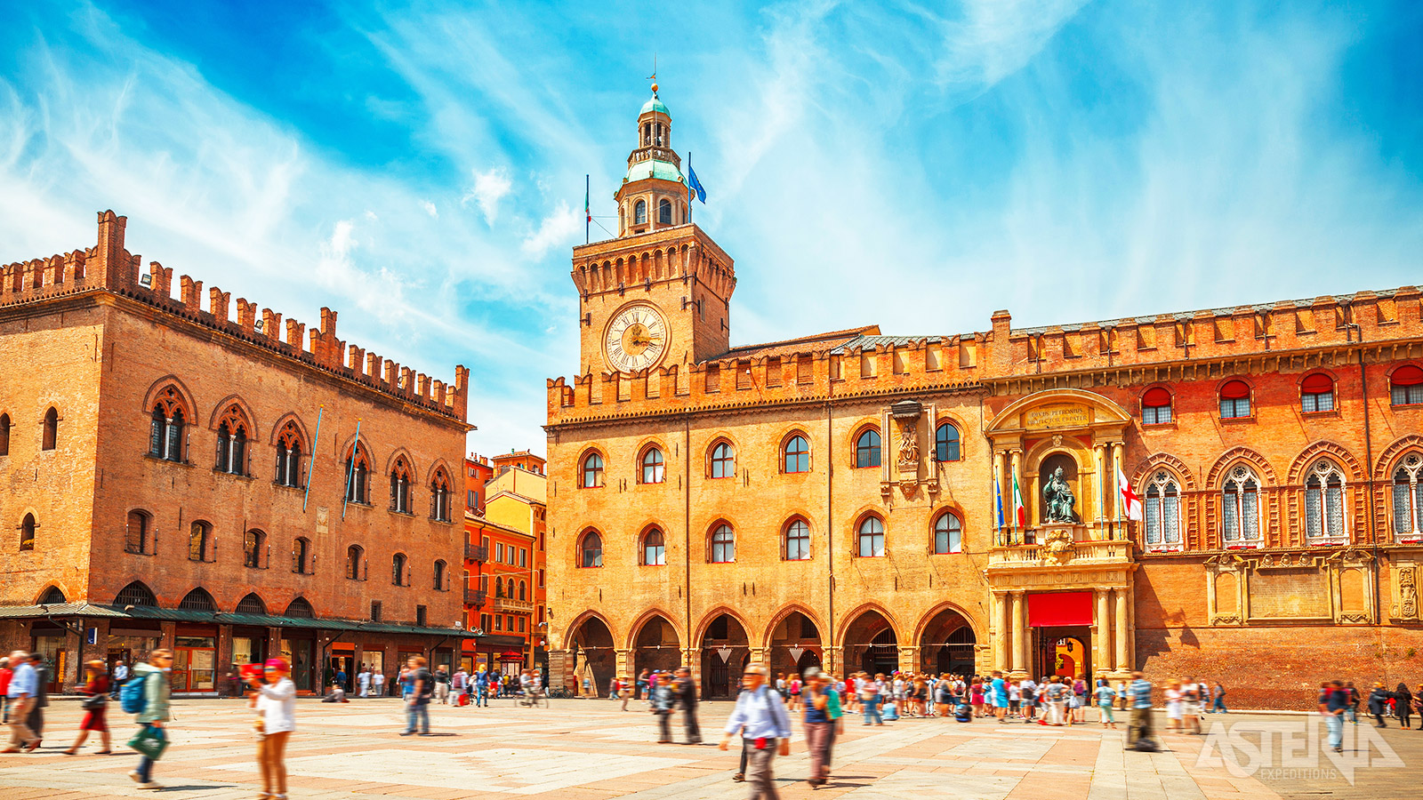 Het mooiste plein van Bolgona is zonder twijfel Piazza Maggiore met zijn impossante bouwwerken