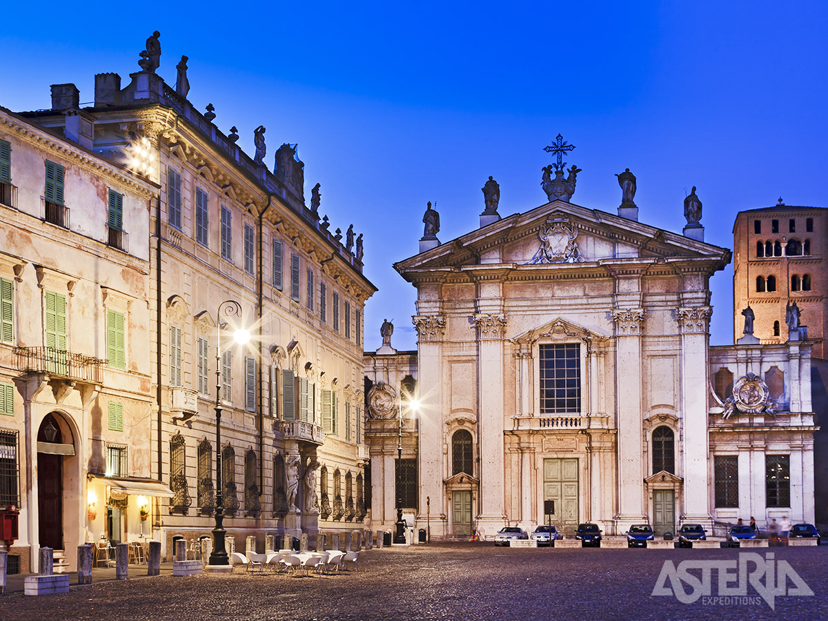 Het hertogelijk Palazzo Ducale is een architectonisch complex en museum in de Mantova