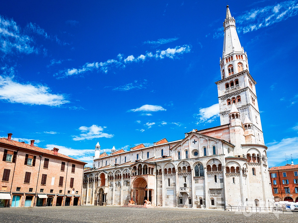 De Duomo van Modena, de 12de-eeuwse kathedraal ontworpen door Lanfranco