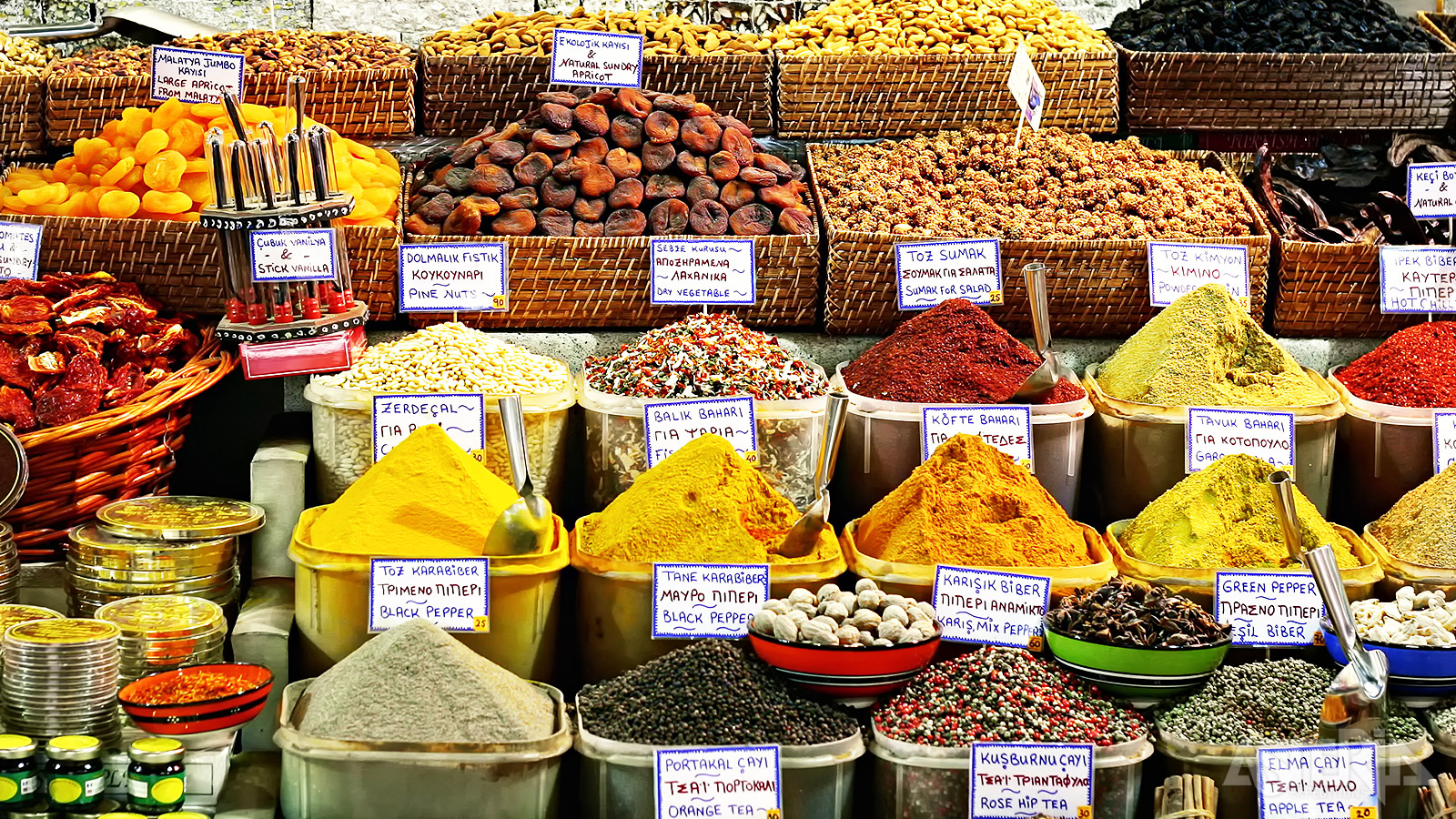 In de Egyptische Bazaar kan u terecht voor een overvloed aan oosterse kruiden