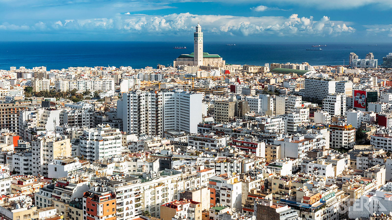Casablanca of in het Arabisch ‘Dar el Beida’ is de grootste stad van het land en wordt gezien als het economisch en financieel hart