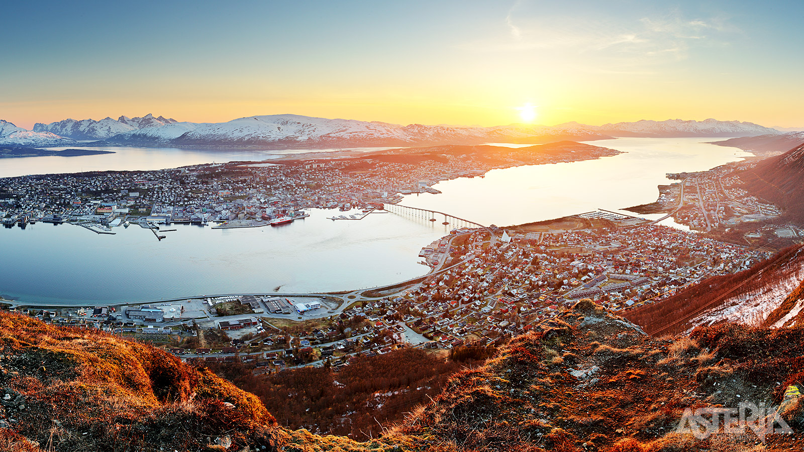 De Fjellheisen kabelbaan brengt je 421 m boven de zeespiegel voor een prachtig panorama op Tromsø en de wijde omgeving