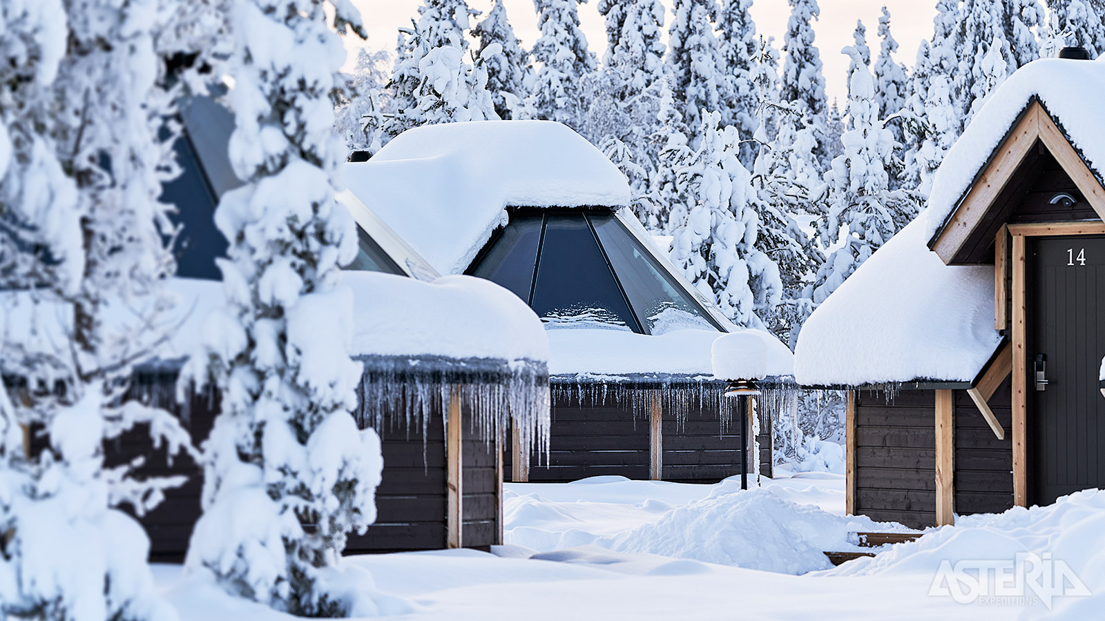 Ontdek de betoverende schoonheid van Lapland tijdens een verblijf in één van de Aurora Cabins van het Northern Lights Village Levi