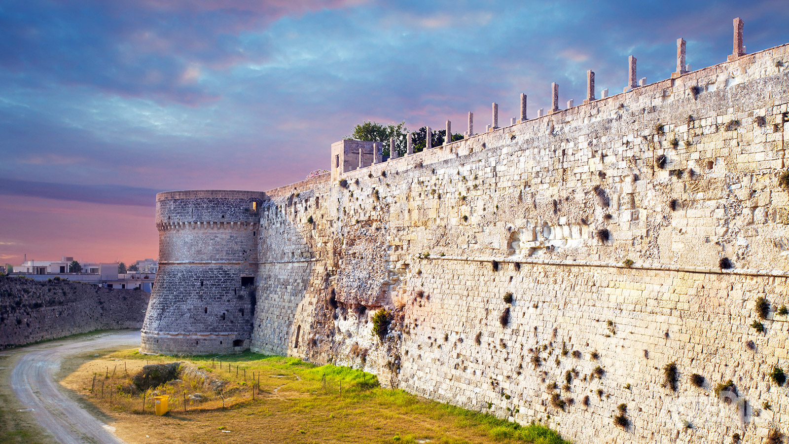 Veel mensen kennen het Kasteel van Otrante (Castello di Otranto) als de plek waar de allereerste gotische roman zich afspeelt