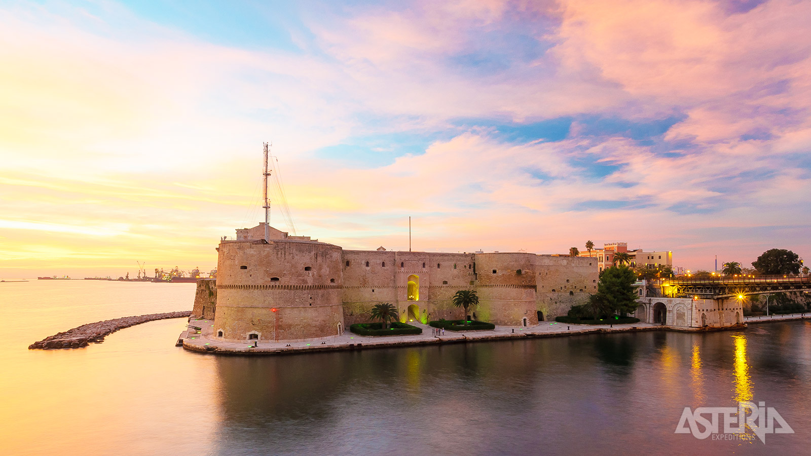 Het kasteel van Taranto (Castel Sant’Angelo) werd gebouwd op de restanten van een Normandisch fort