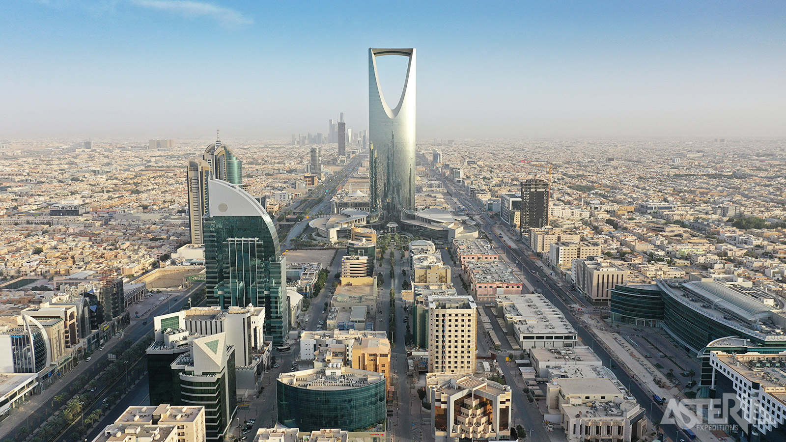 Het Kingdom Centre in Riyad is de op één na hoogste wolkenkrabber van Saoedi-Arabië en een belangrijk oriëntatiepunt