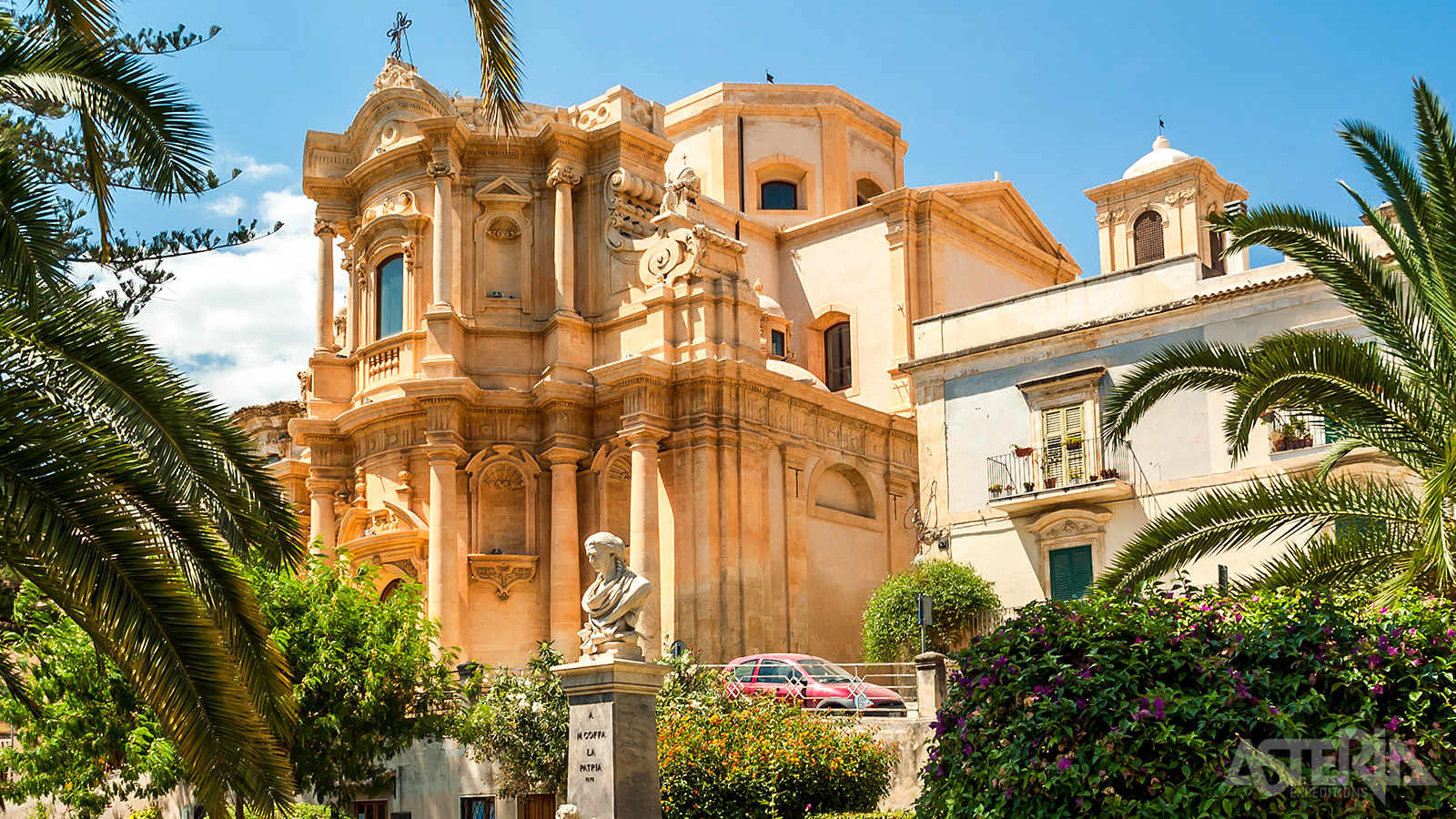 Noto werd na de aardbeving van 1693 heropgebouwd in somptueuze Siciliaanse barokstijl