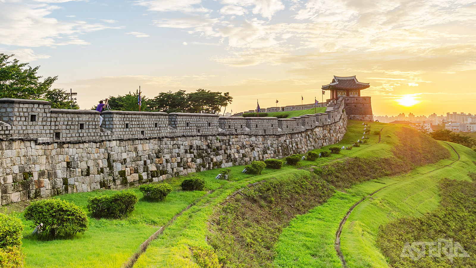Het indrukwekkende Hwaseong fort met zijn 6 km vestingmuren, 4 poorten, verschillende bastions en diverse torens
