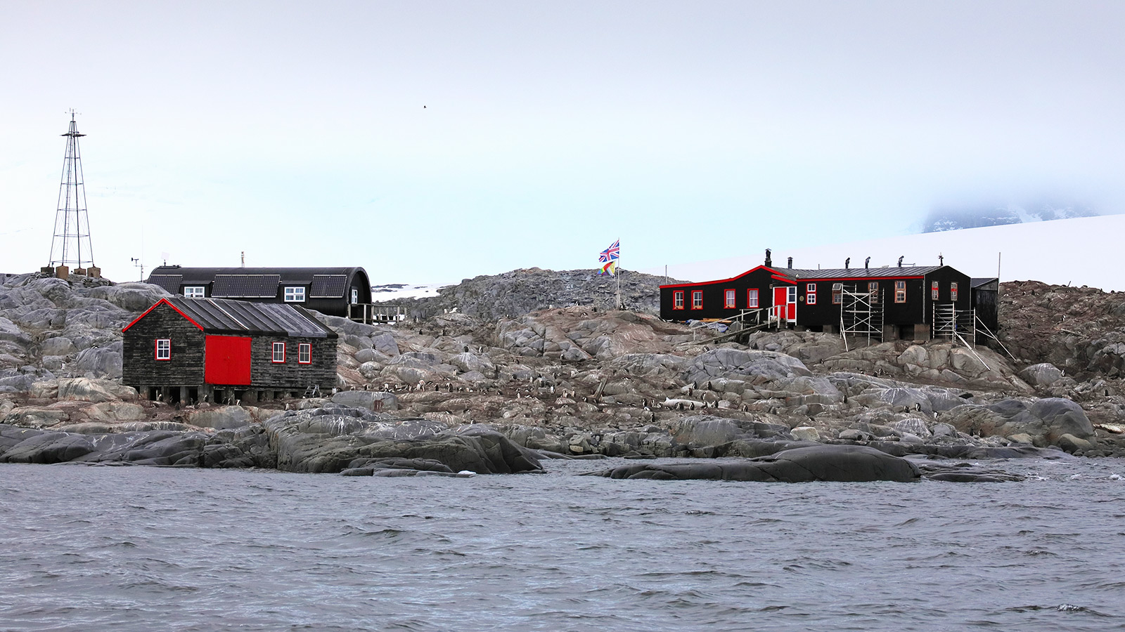 Port Lockroy speelde een rol in de Britse territoriale aanwezigheid tijdens en na WO II