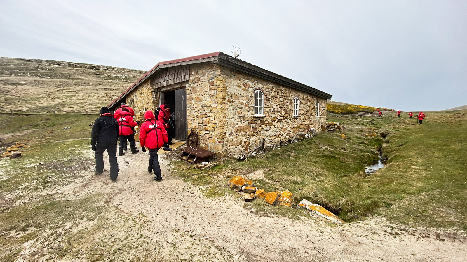 De historische locatie waar Charles H. Barnard en zijn bemanning 2 jaar overleefden (1813–1814)