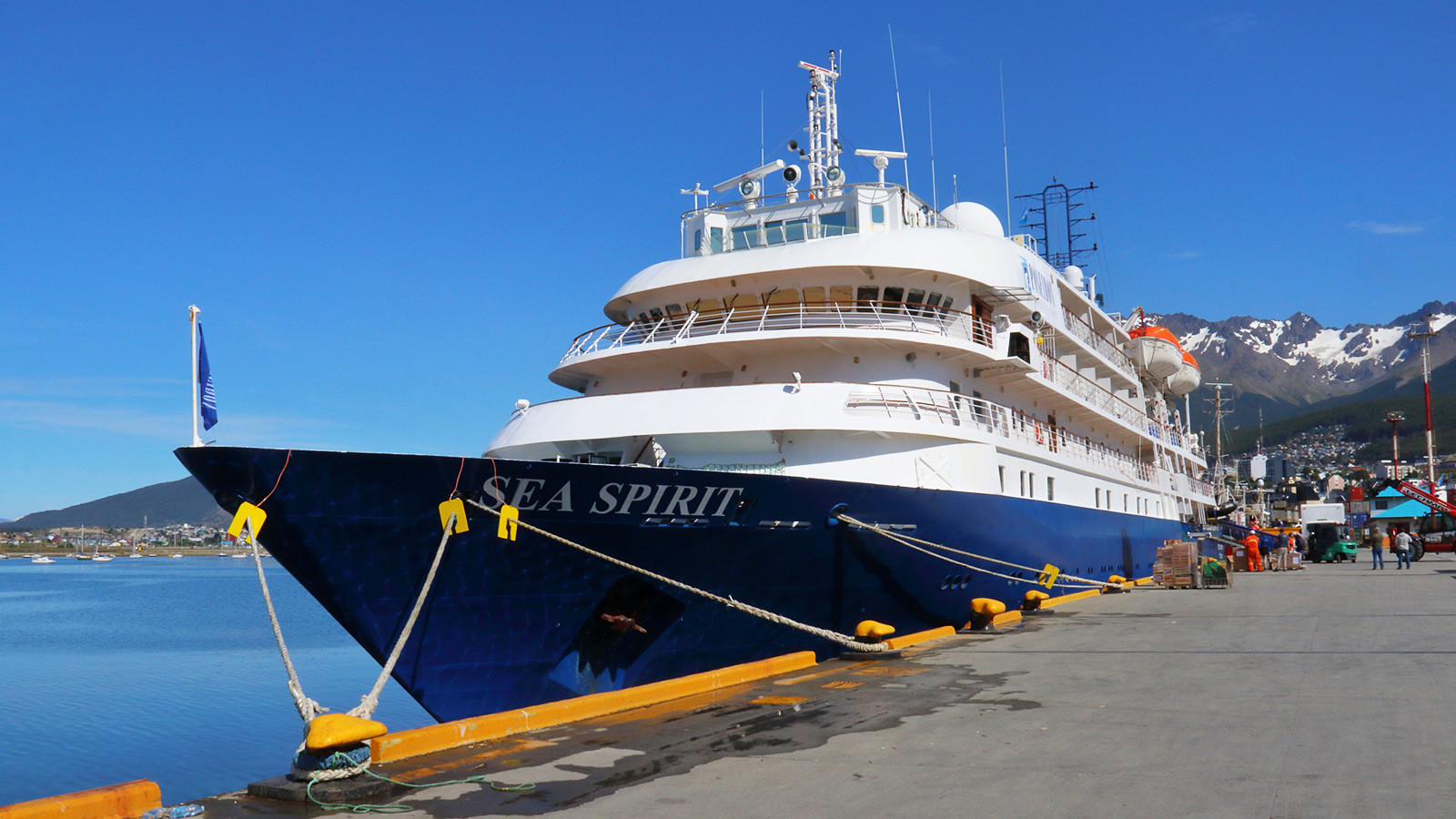MV Sea Spirit is één van de kleinere expeditieschepen voor Antarcticacruises