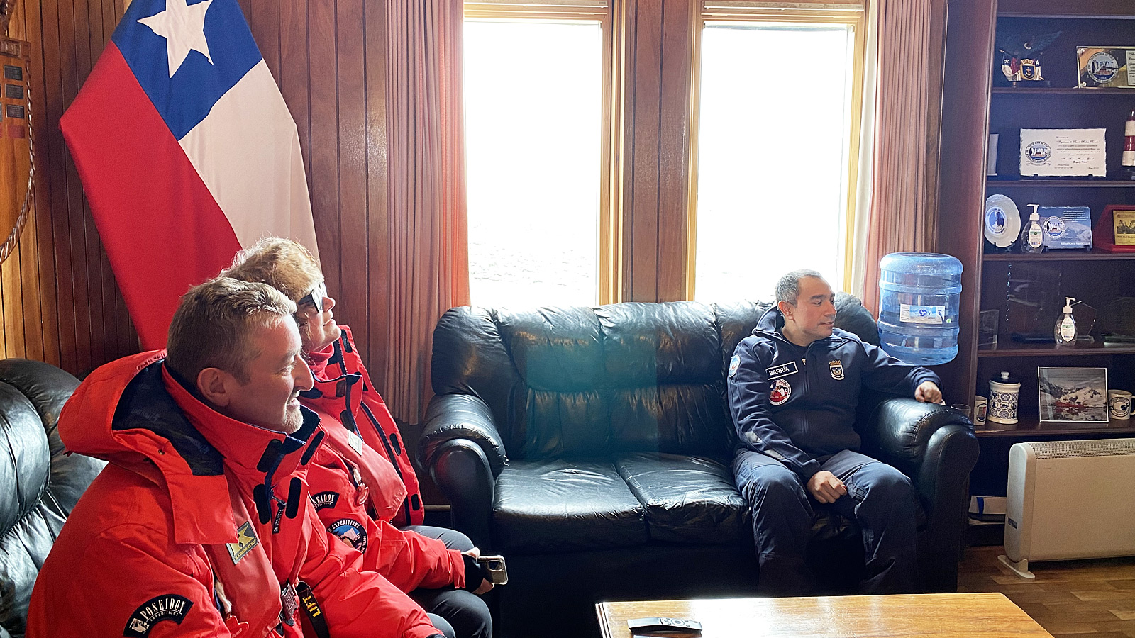 Op Waterboat Point worden we bijzonder gastvrij ontvangen door de Chileense militairen