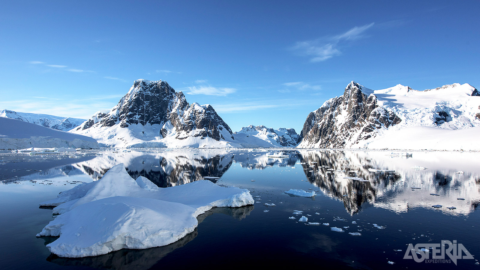 De weergaloze schoonheid en extreme klimaatomstandigheden van Antarctica maken dit één van de meest uitzonderlijke bestemmingen ter wereld