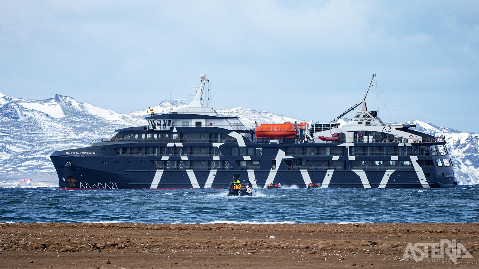 MV Magellan Explorer combineert het comfort van een kleinschalig cruiseschip met de mogelijkheden van een echt expeditieschip