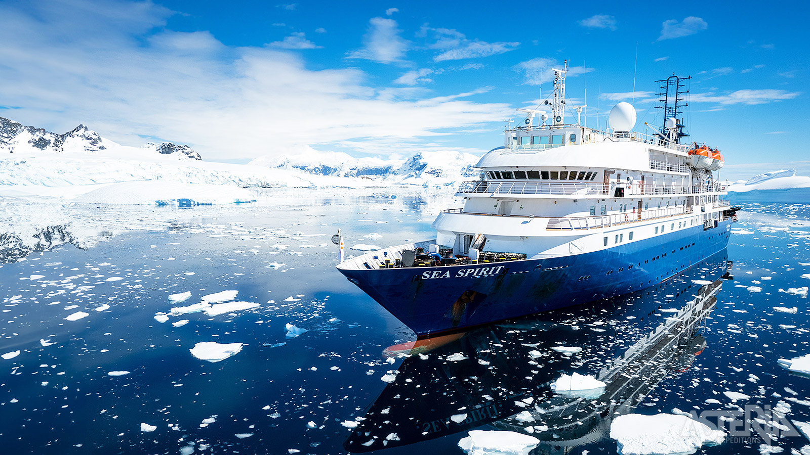 De MV Sea Spirit, een elegant expeditieschip dat luxe en avontuur combineert