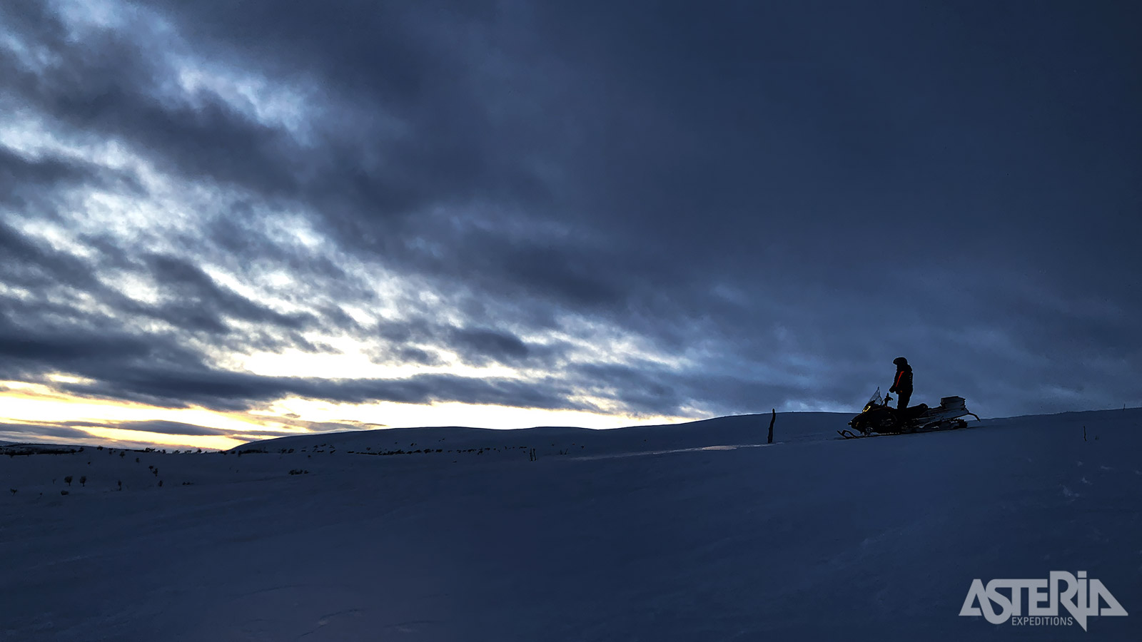 Het traject neemt je mee door besneeuwde bossen en over bevroren rivieren