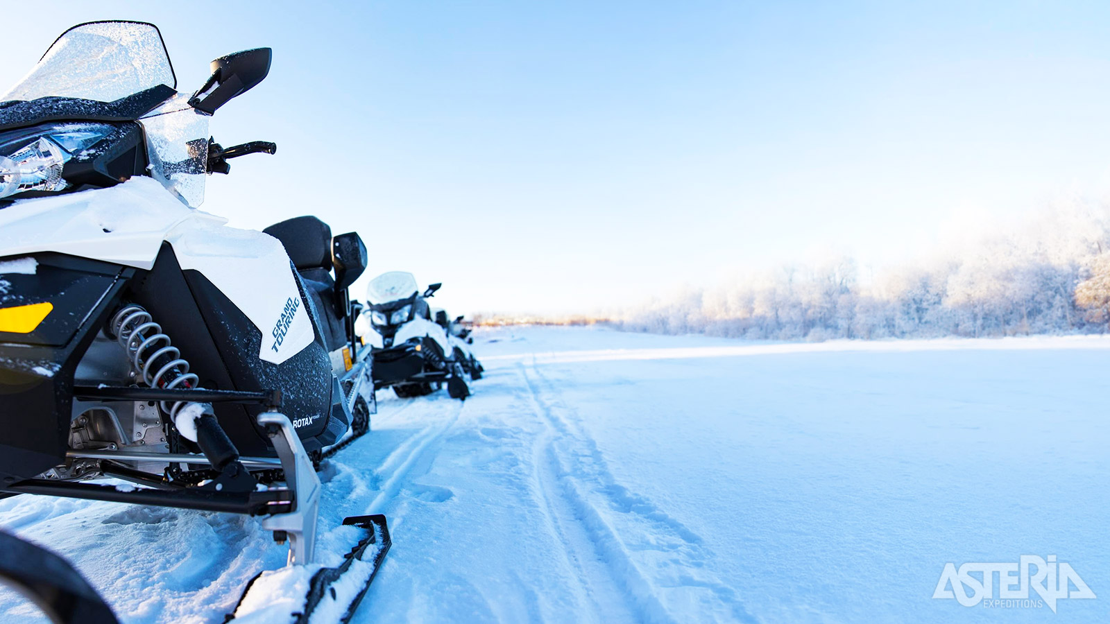 Tijdens deze meerdaagse sneeuwscootersafari leg je zo’n 460km af