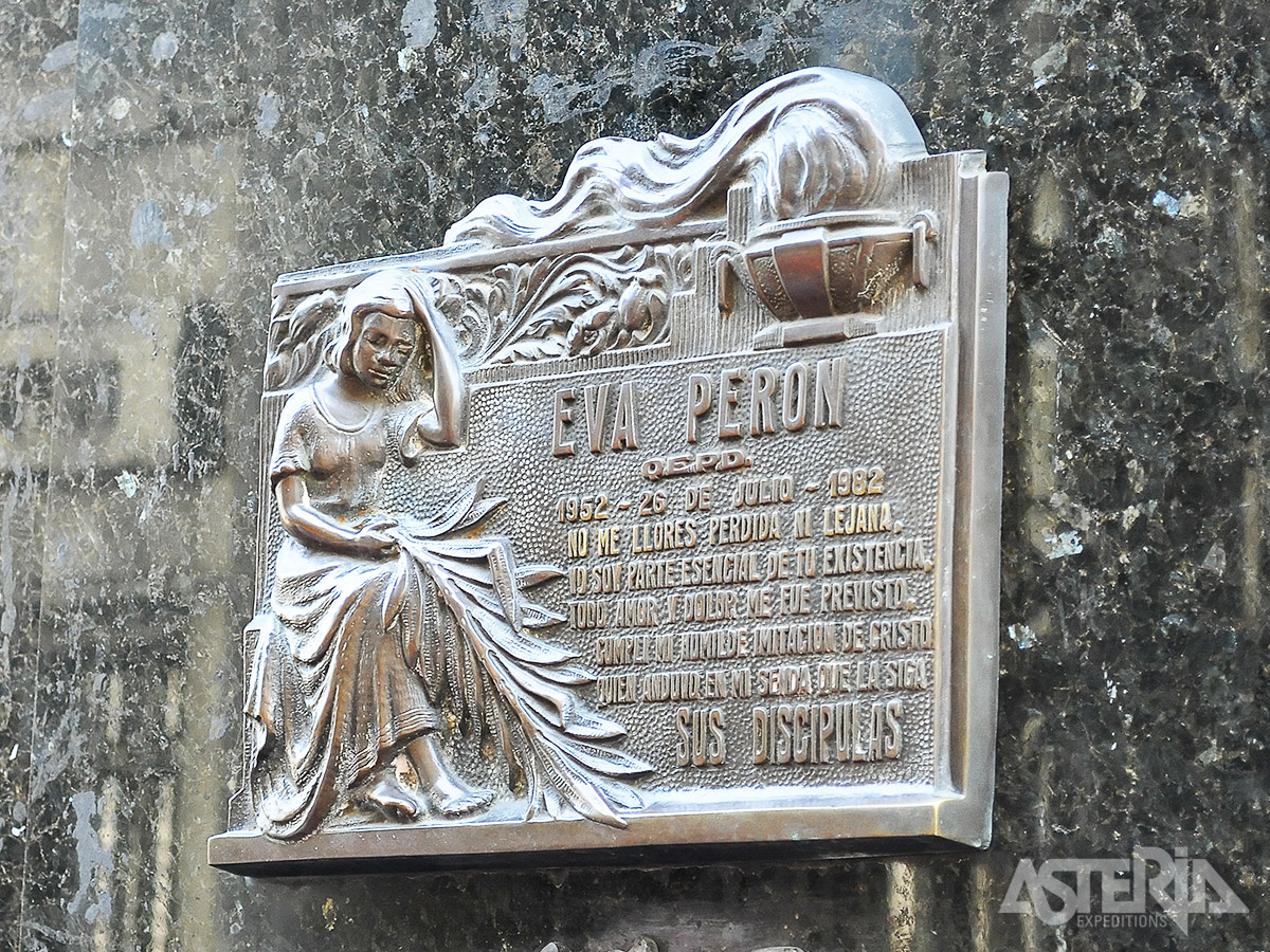 Het graf van Eva ’Evita’ Perón op de begraafplaats van Recoleta in Buenos Aires
