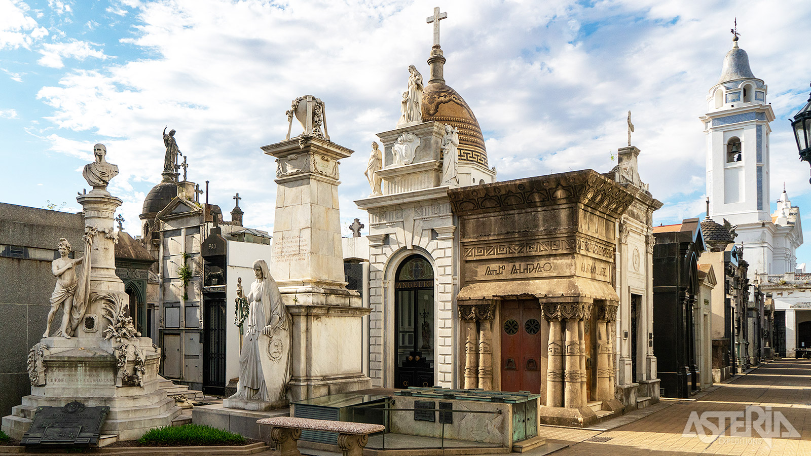 Het Cementerio de la Recoleta vormt de laatste rustplaats van historische persoonlijkheden zoals Evita Perón