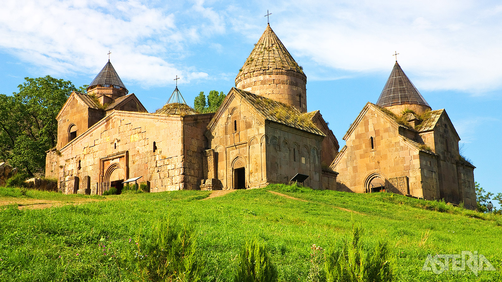 Het Goshavank klooster is deels vervallen, wat het net spectaculair maakt