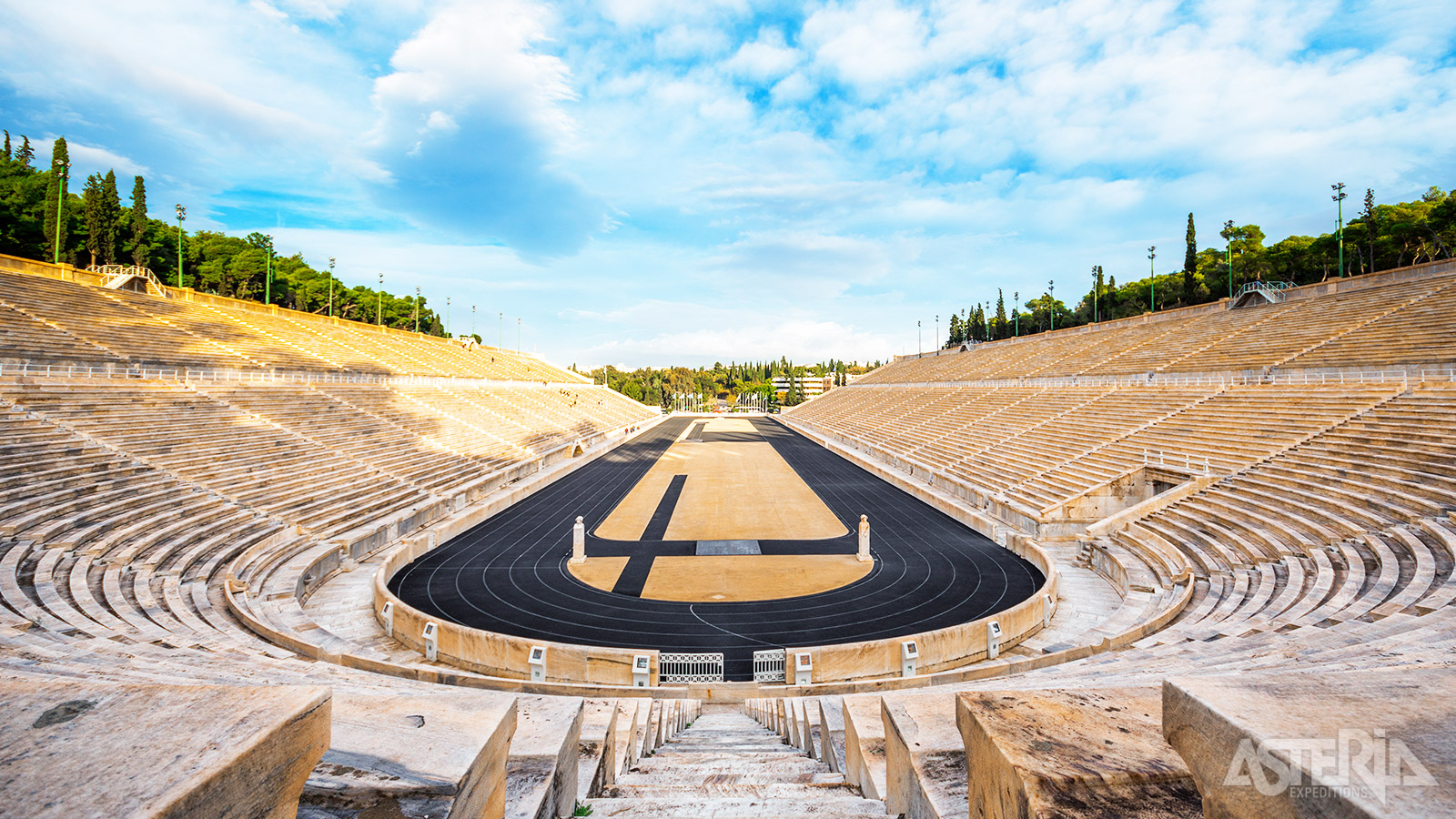 Het Panathinaiko-stadium waar de eerste moderne Olympische Spelen van 1896 werden georganiseerd