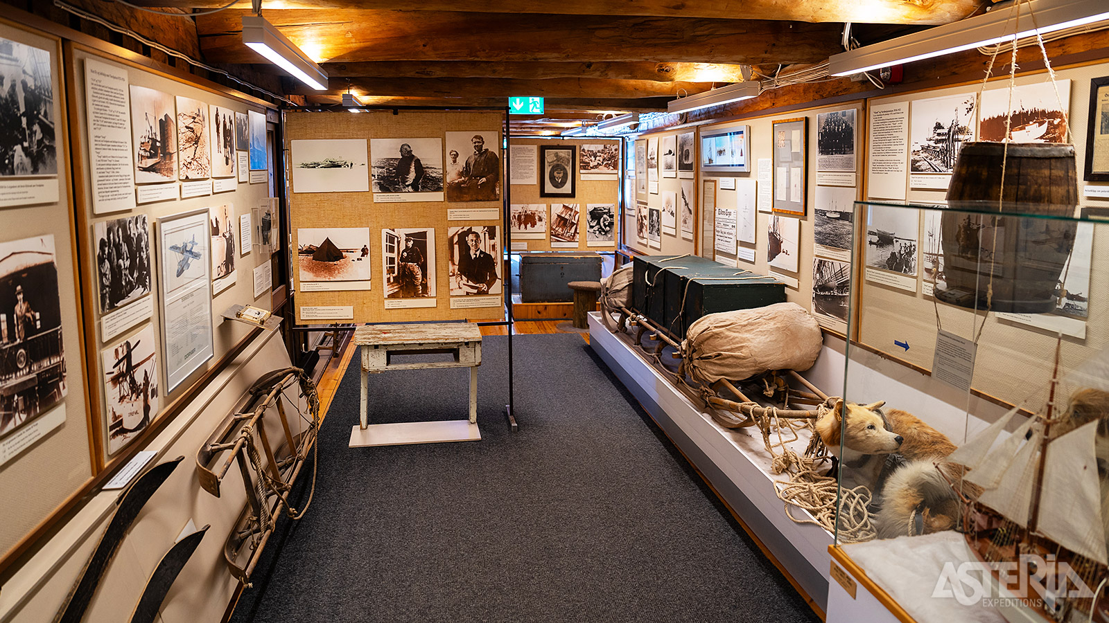 In Polar Museum vind je vitrines en objecten uit Arctische expedities