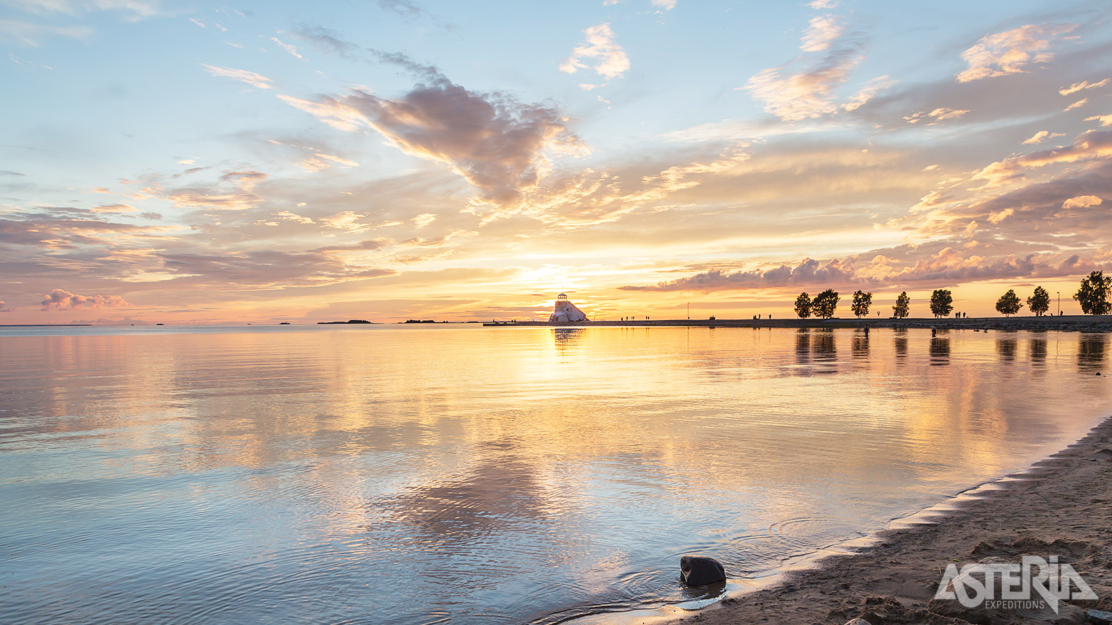 Het zandstrand vanKalajoki: breed, zonnig, en perfect voor zowel actieve vakantiegangers als gezinnen die willen ontspannen