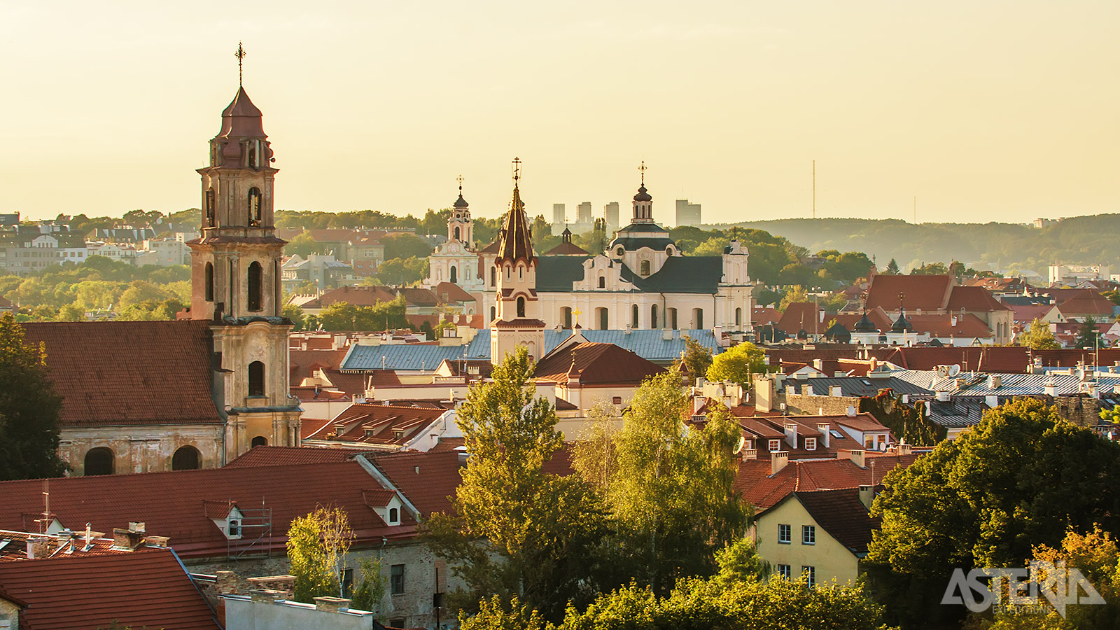 Vilnius staat bekend om zijn meer dan 1.200 middeleeuwse gebouwen en 48 kerken