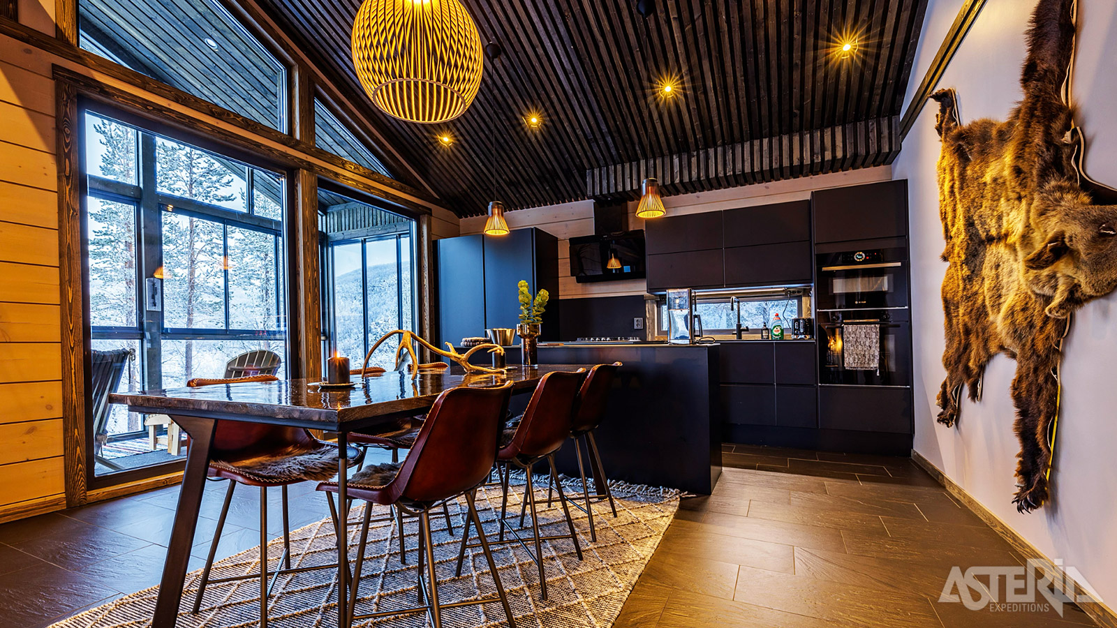 Grotere groepen (tot 8 personen) kunnen terecht in een ruime Sámi House