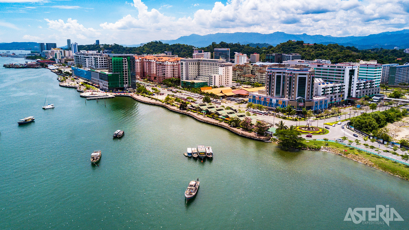 Kota Kinabalu, hoofdstad van Sabah met  diverse culturele invloeden
