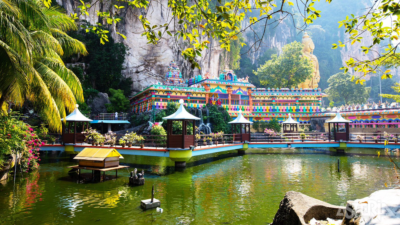 De Batu Caves zijn een unieke combinatie van geologie, Hindoe-religie, natuur en avontuur,