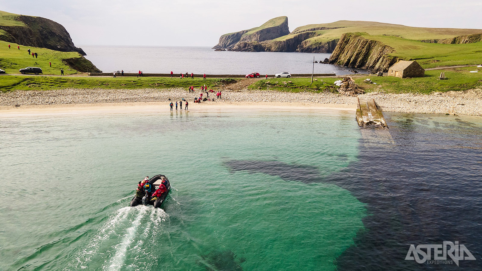 Met de zodiac maak je landingen op verlaten stranden en plaatsen