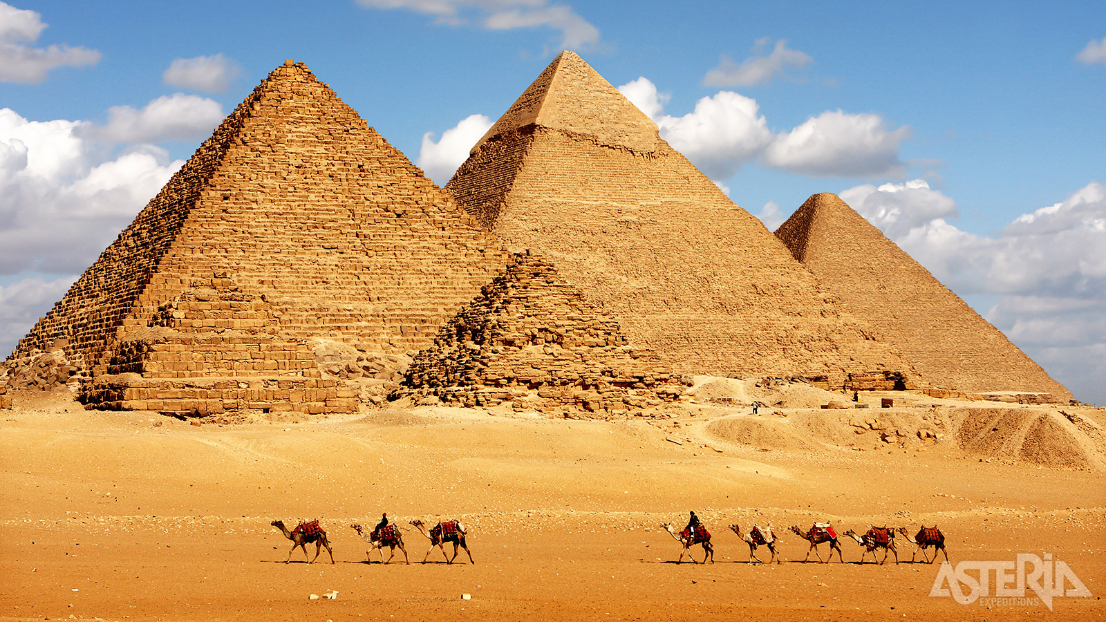 De piramides van Cheops, Chefren en Mykerinos zijn de bekendste overblijfselen van het Oude Egypte