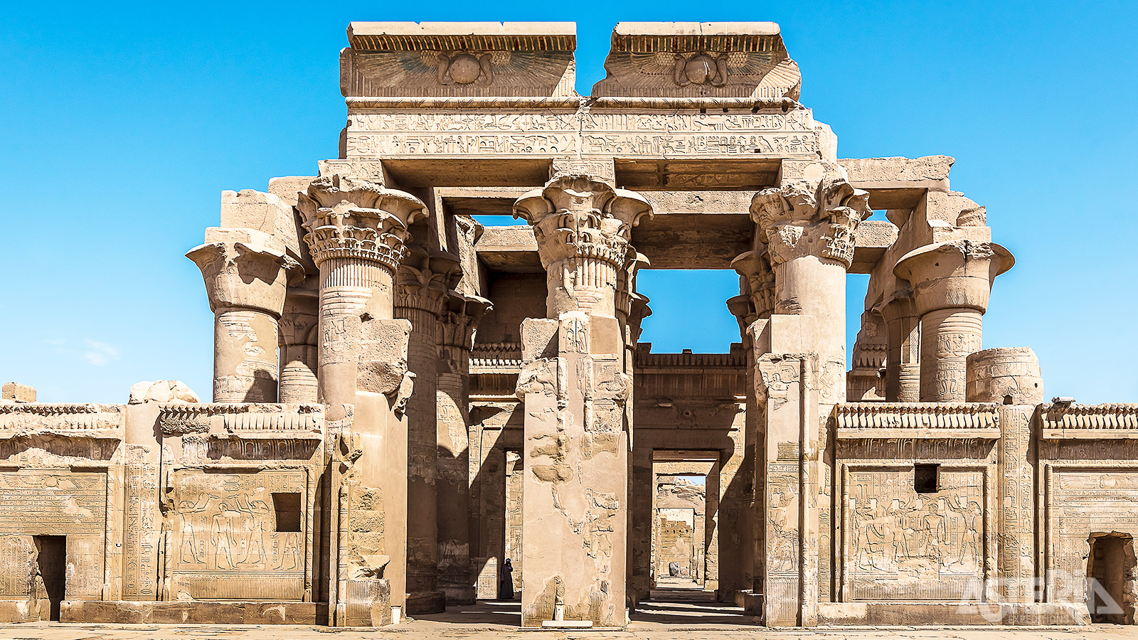 Kom Ombo is een bijzonder voorbeeld van Egyptische architectuur met Griekse en Romeinse invloeden