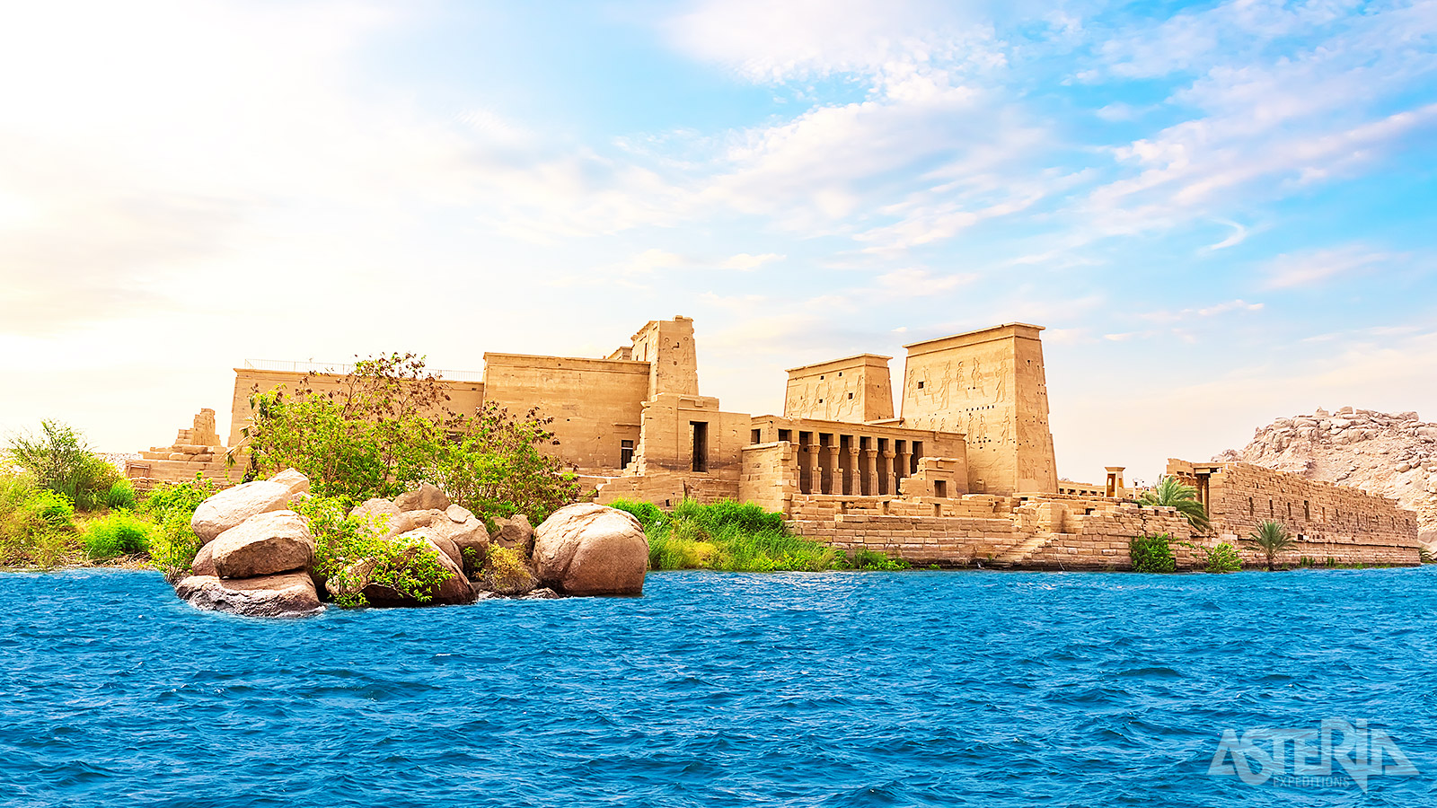 Op het eiland Philae tref je het oud-Egyptisch tempelcomplex aan gewijd aan de vruchtbaarheidsgodin Isis
