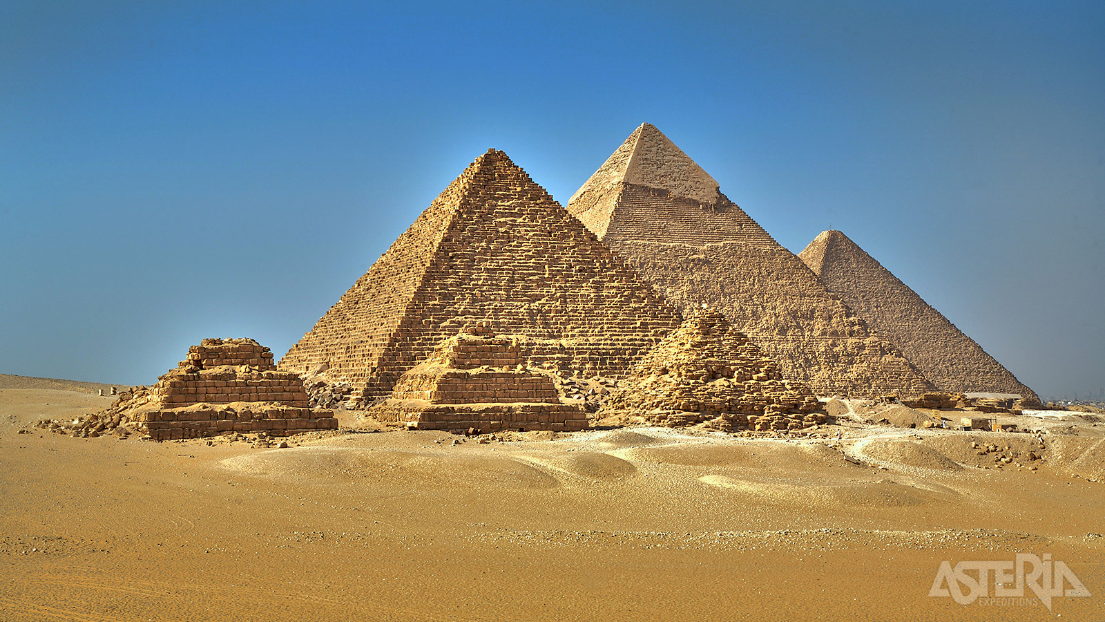 De piramides van Cheops, Chefren en Mykerinos zijn de bekendste overblijfselen van het Oude Egypte