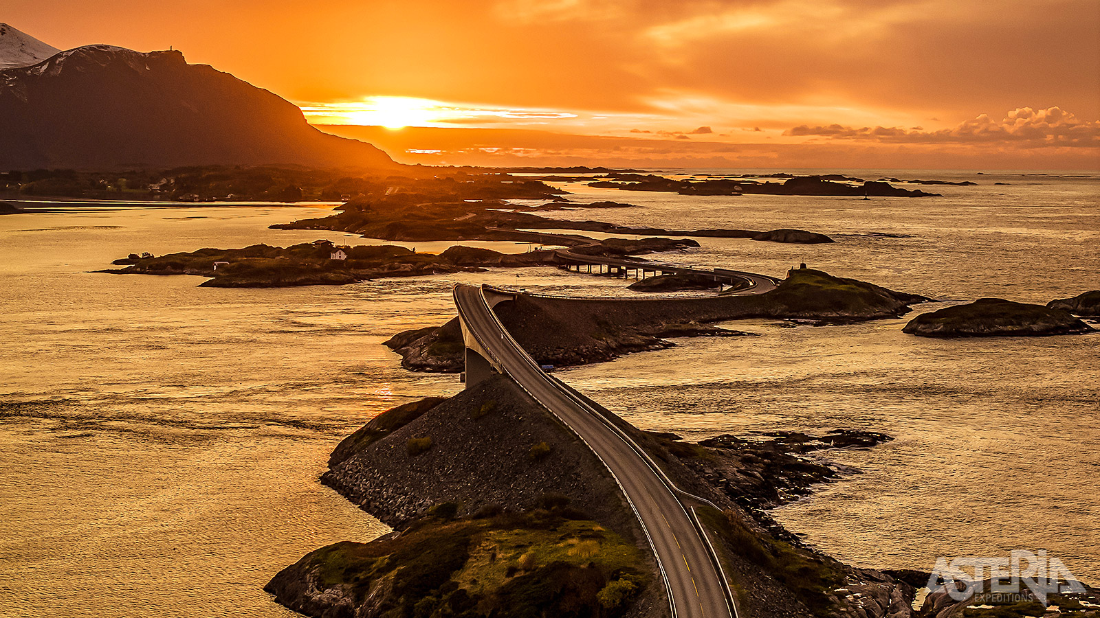 De Atlanterhavsvegen is één van de meest spectaculaire autoroutes van Noorwegen