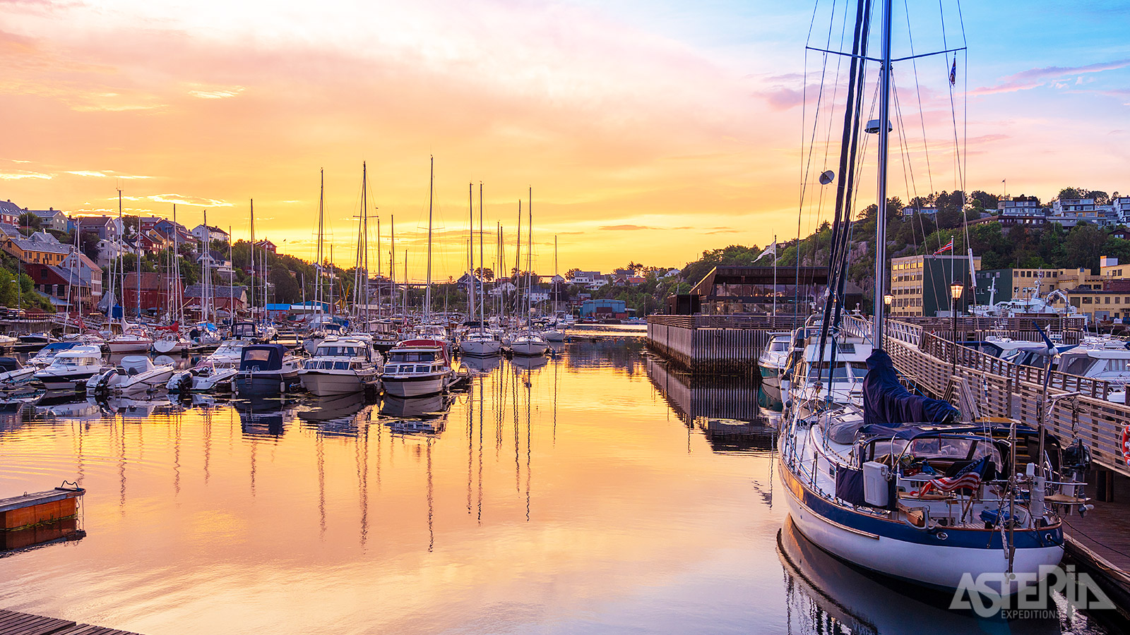 Kristiansund is een levendige kuststad, gebouwd op 4 eilanden en beroemd om zijn visserijtraditie