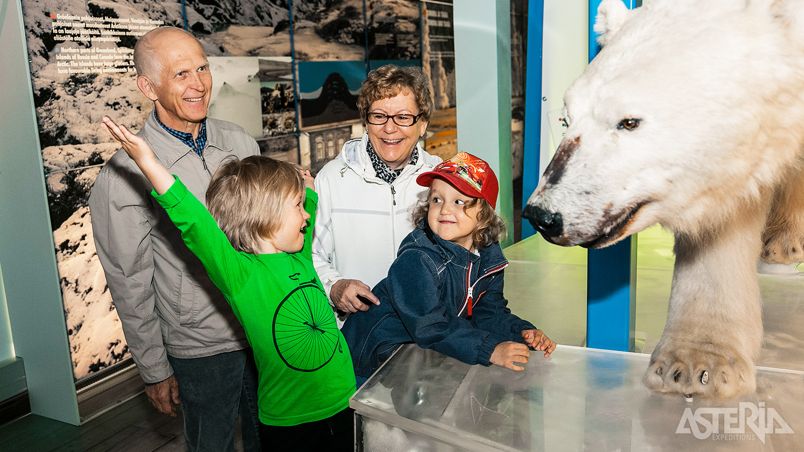 Het Arktikum Museum richt zich op het leven en de natuur in het Arctische gebied en biedt inzichten in de cultuur en geschiedenis