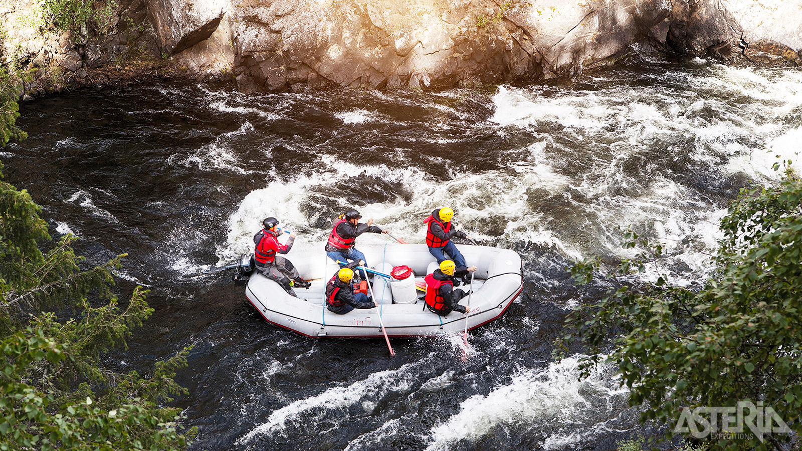 Beleef een onvergetelijk avontuur op de bekende rivier Kitkajoki, die kronkelt door een ongerept natuurgebied - Facultatief