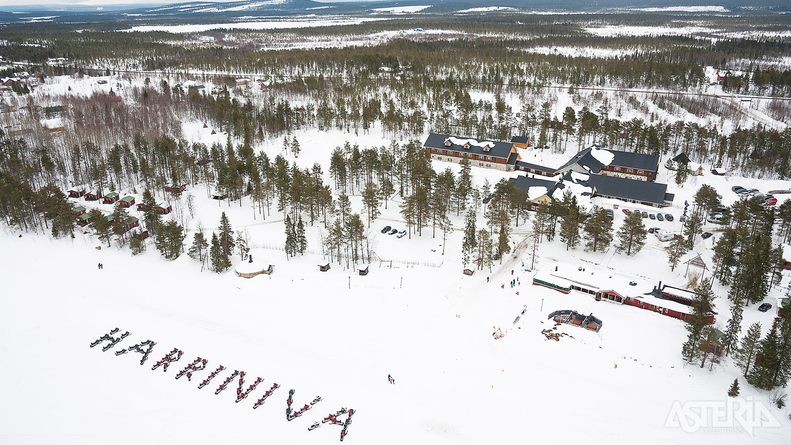 Het Harriniva Adventure Resort is gelegen aan de Zweedse grens nabij Muonio, aan de gelijknamige rivier
