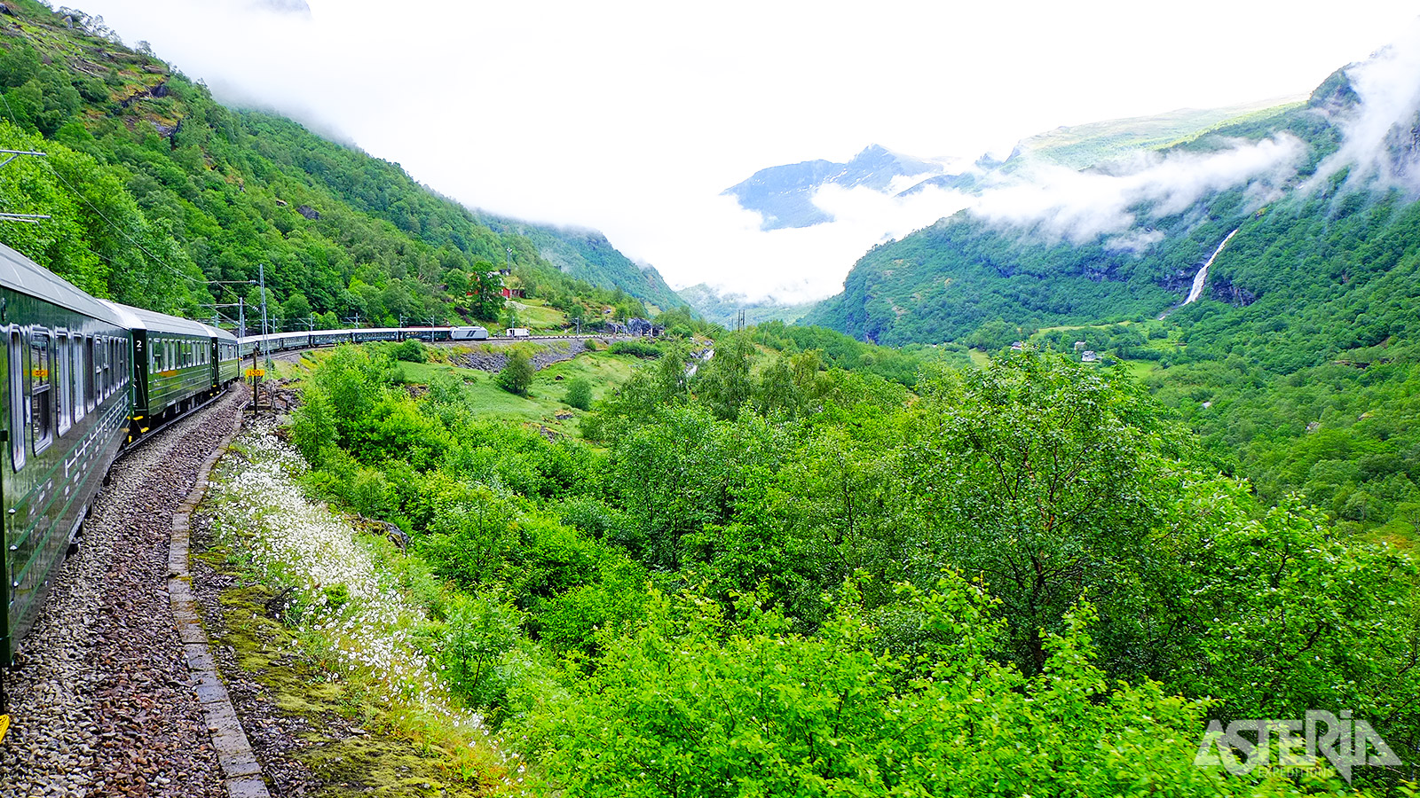 De Flåm Bahn wordt beschouwd als één van de spectaculairste spoorlijnen ter wereld