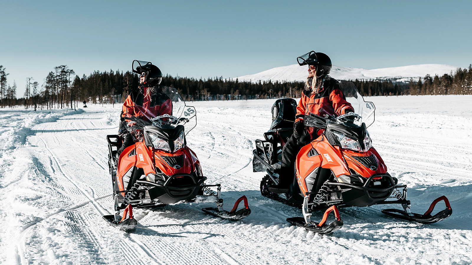 Geniet van een ultieme vrijheid tijdens een sneeuwscootertocht in Lapland