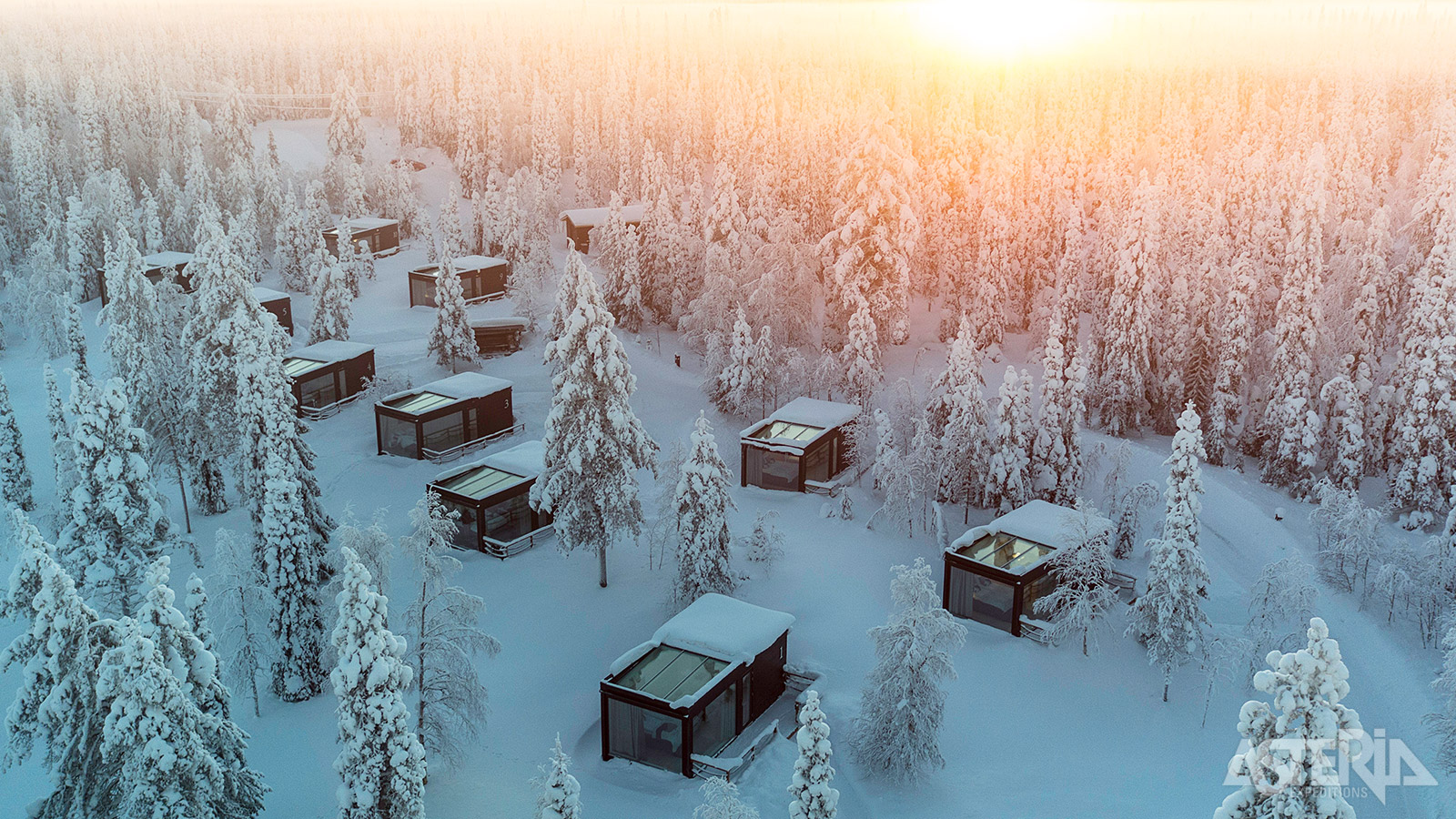 Het Ruka Glass Village complex bestaat in totaal uit 10 afzonderlijke villa’s