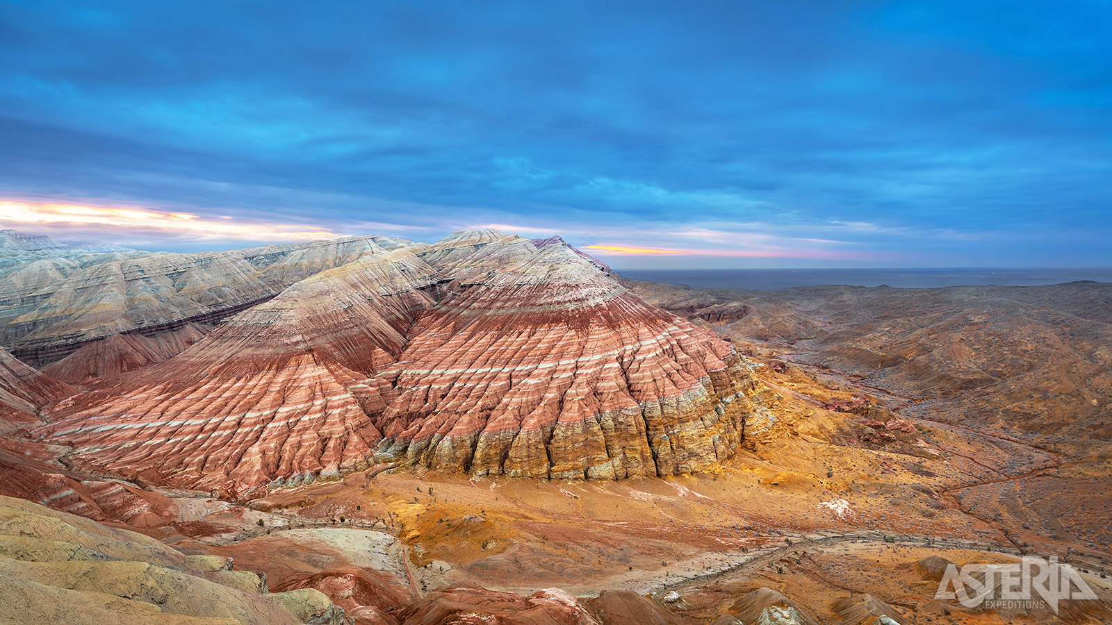 De spectaculaire Aktau-bergen vormen één van de grootste paleontologische vindplaatsen ter wereld