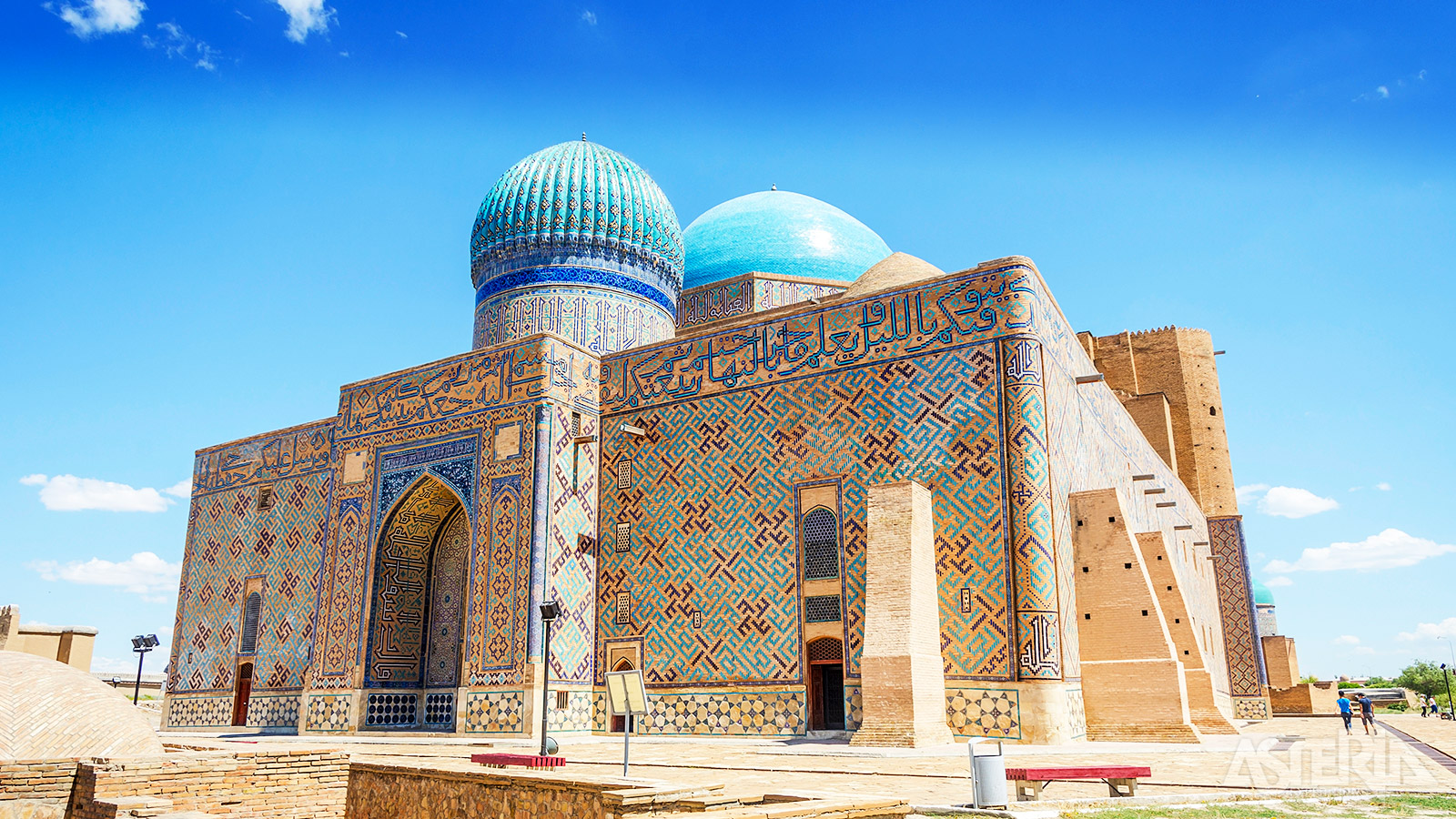 Het mausoleum van Khoja Ahmed Yasawi, opgedragen aan stichter van de Turkse tak van het soefisme