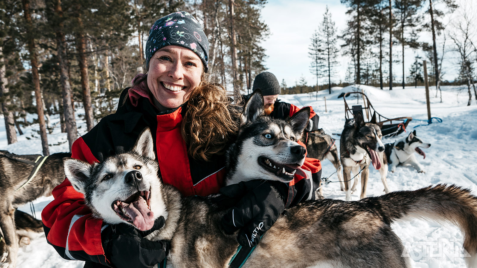 Voor de tocht krijg je een woordje uitleg hoe je een huskyslede moet besturen