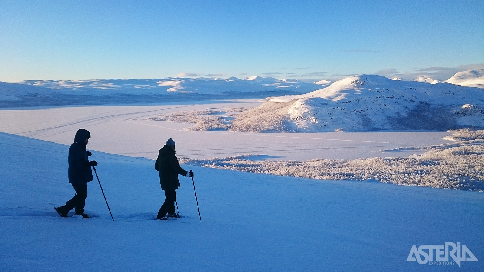 Maak een sneeuwschoenwandeling in de mooie omgeving van Kilpisjärvi en de Saana-heuvel